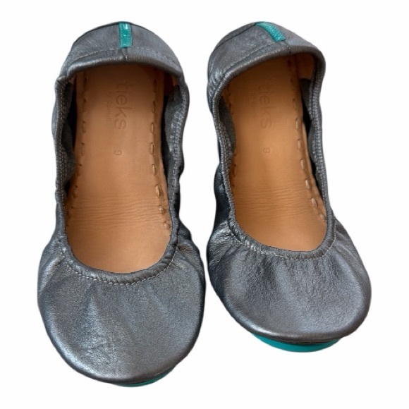 NWOB Tieks by Gavrieli Metallic Pewter Gray Flats Size 9 - Picture 2 of 6